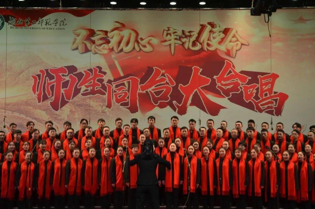 法国诈骗奇才:将重达1万吨的埃菲尔铁塔,当成废铁卖了2次